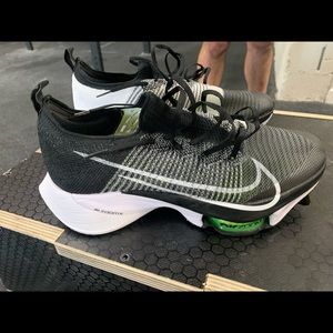 Mens Nike air zoom tempo next running shoes size 10.5